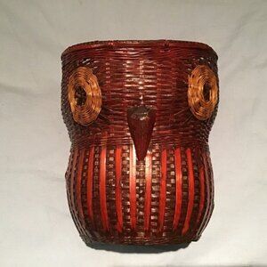 COPY FOR ANDY - DETAILED OWL WICKER BASKET/SMALL TRASHCAN